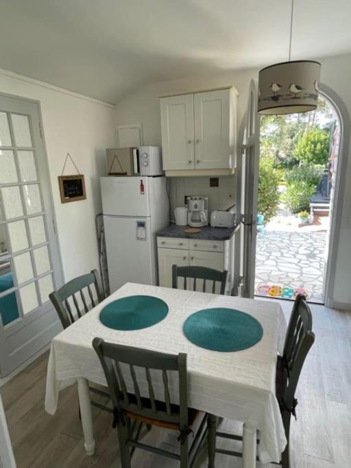 Вілла Adorable Petite Maison A 400M De La Mer Сен-Жорж-де-Дідонн Екстер'єр фото