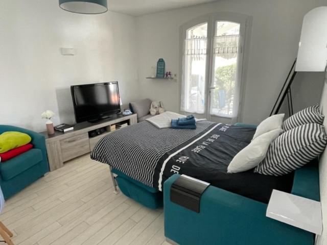 Вілла Adorable Petite Maison A 400M De La Mer Сен-Жорж-де-Дідонн Екстер'єр фото